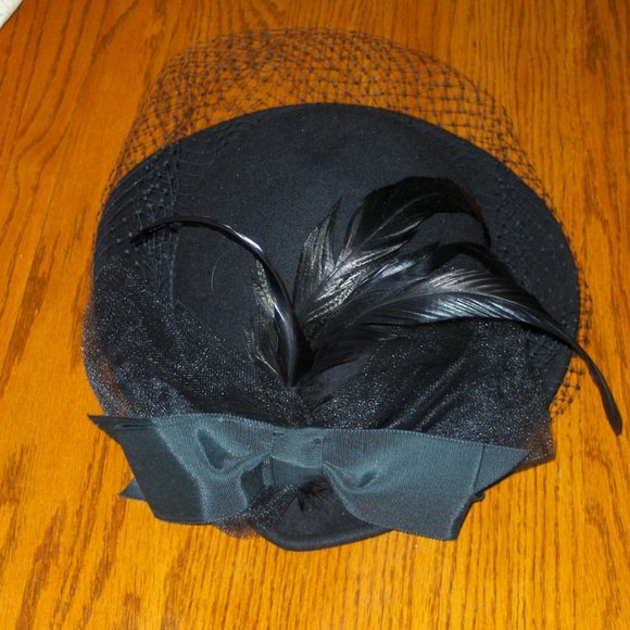 Lancaster Women's Black Hat with Feathers and Netted Felted Wool - Picture 10 of 15